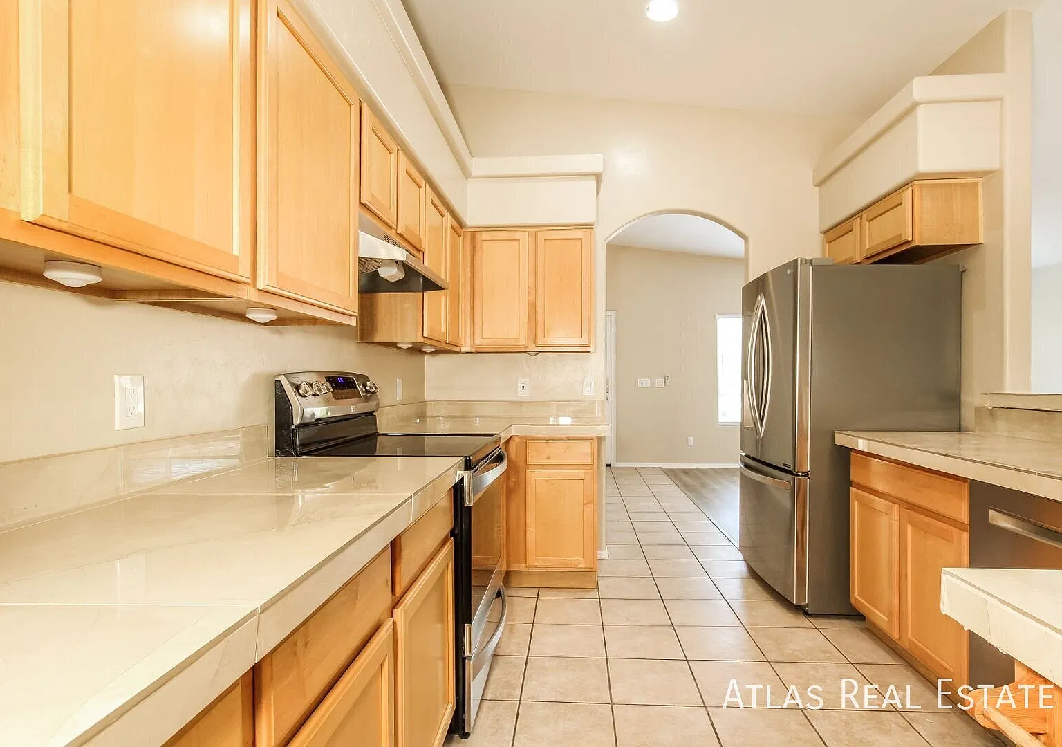 Beautiful 3 Bedroom Home- Available Now! — Photo 3