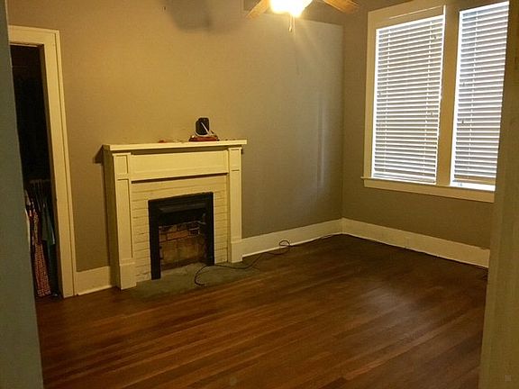 4th image of 218 S Deer Creek Dr E