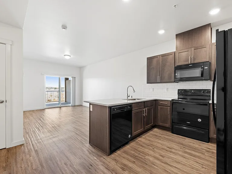 Columbia River Walk Apartments — Photo 159