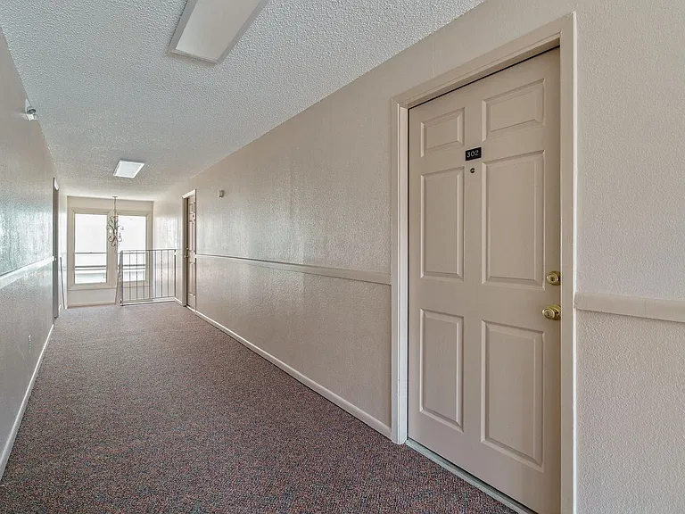 Westport Apartments — Photo 42
