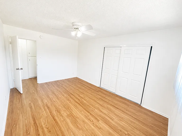 Addison 14311 — Photo 11