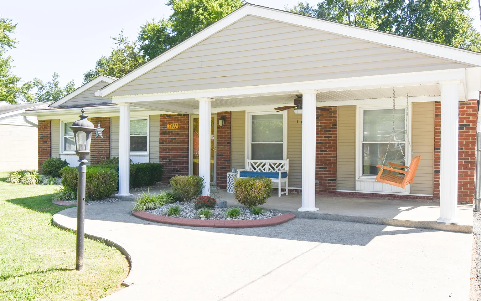 7411 Edenroc Ln photo 1