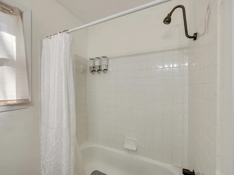 15074 Saline Dr — Photo 8