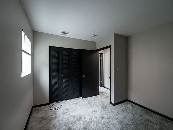 5th image of 129 Lloyd Ave APT 6
