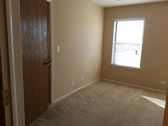 4th image of 79 Cobbler Ln