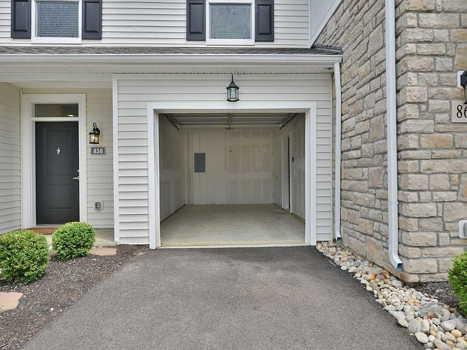 2nd image of 9198 Stonemoor Pl
