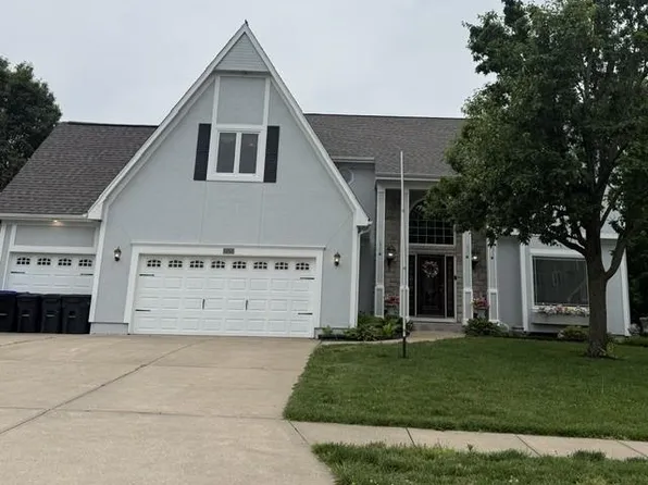 2525 SE Nottingham Dr, Lees Summit, MO 64063