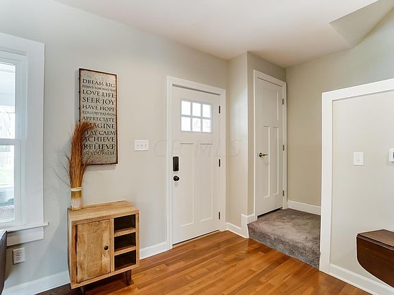 4th image of 894 S Champion Ave