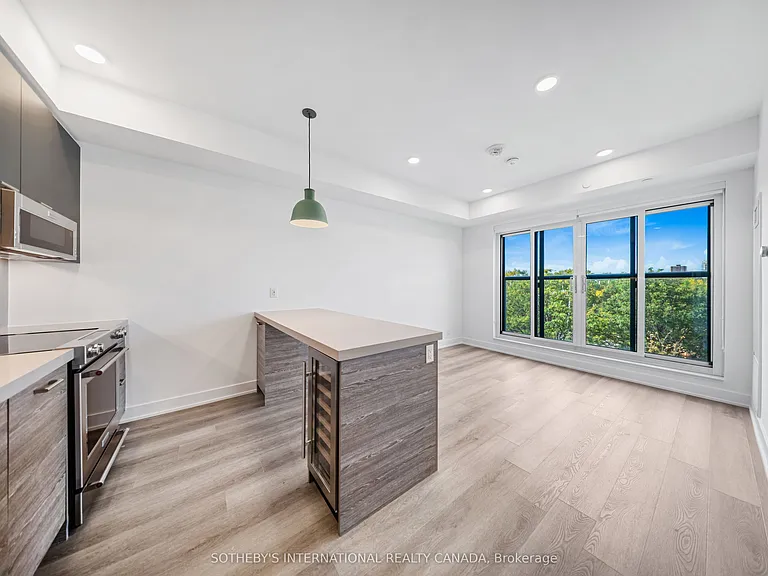 484 Spadina Ave #709 — Photo 2