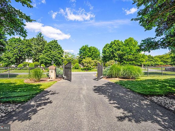 2nd image of 9305 Belle Terre Way