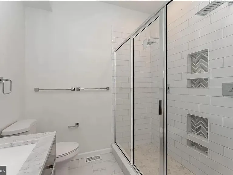 709 N 19th St #2 — Photo 22
