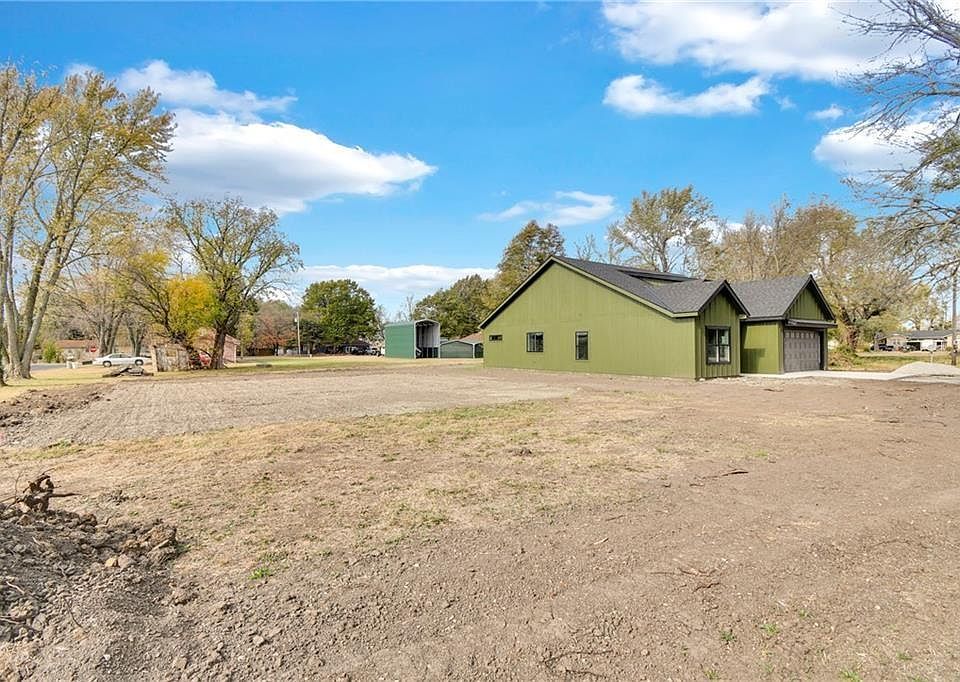 1st image of 300 N Olive St