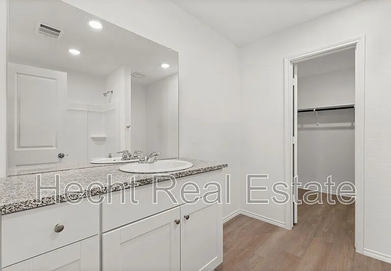2910 Green Finch — Photo 17