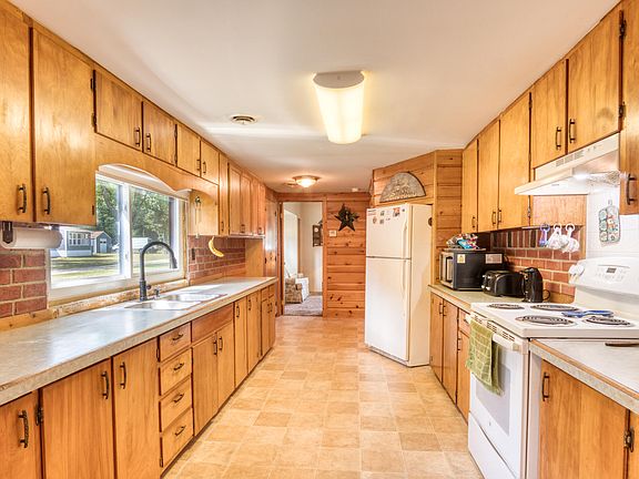 4th image of 8298 W Hollyhock Ave