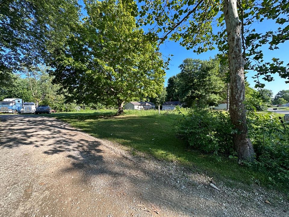 2nd image of 11886 Hickory Trl