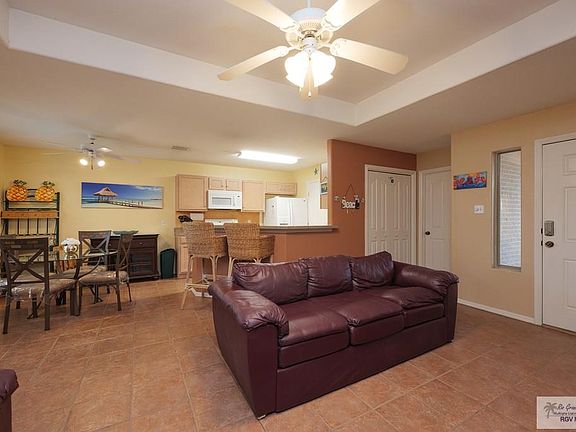 4th image of 8 Pinehurst Dr #8