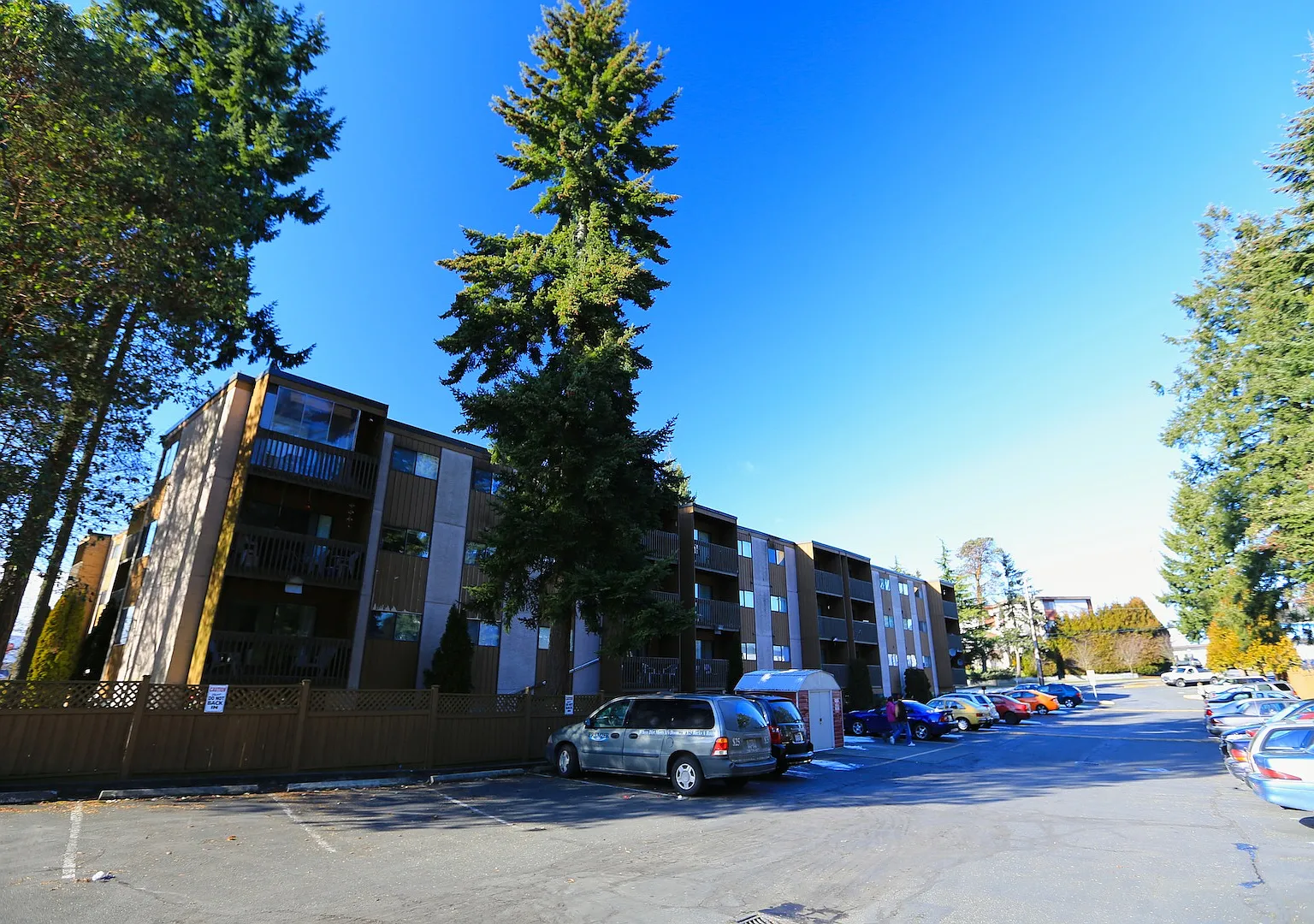 Rosedale Manor — Photo 2