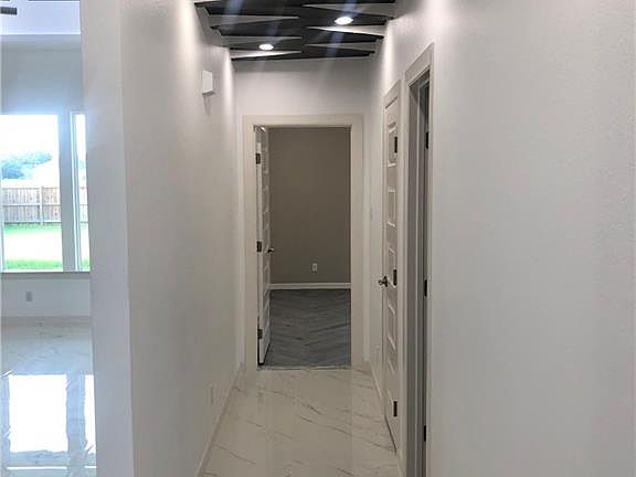 4th image of 2400 Baylor Ave