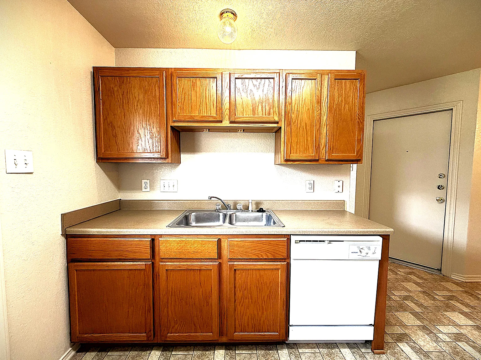 3 bed, 1282 sqft, $1,150 — Photo 4