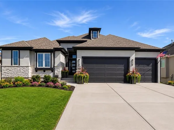 17235 S Allman Rd, Olathe, KS 66062