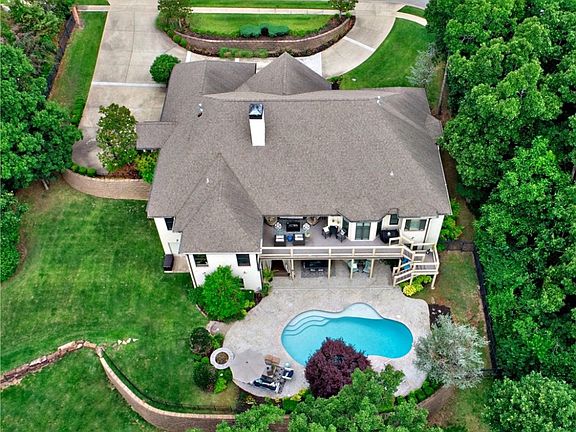 5th image of 1328 N Montview Dr