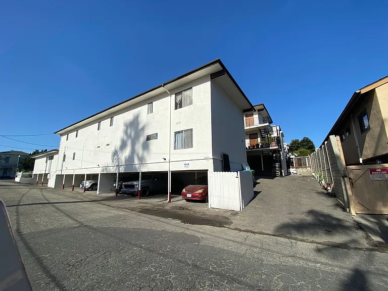 427 W Montecito St — Photo 18