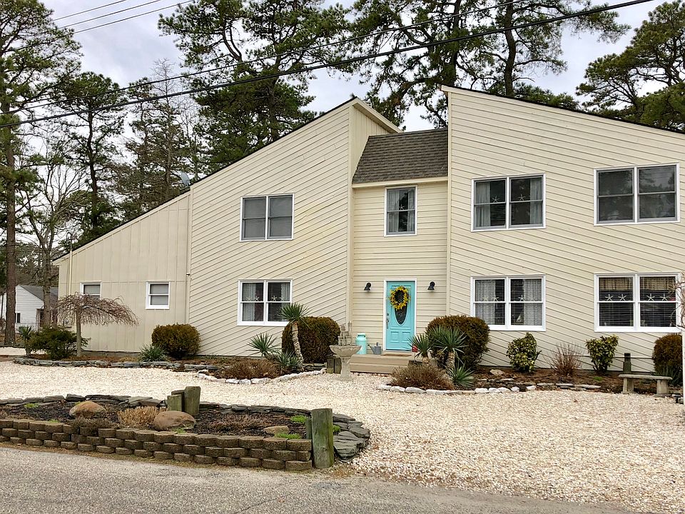 1st image of 77 Holly Dr