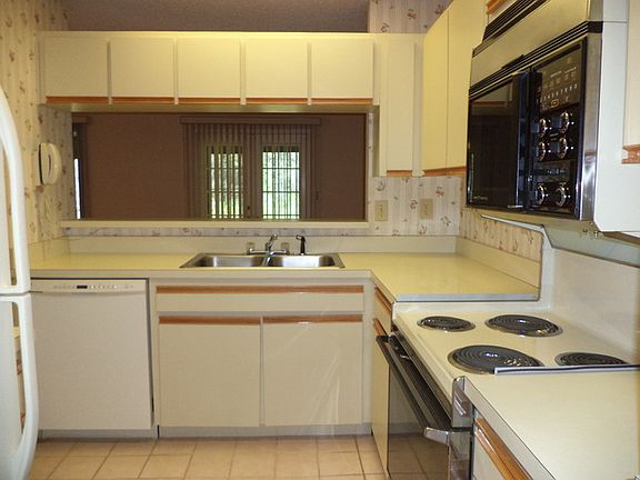 4th image of 4105 Brentwood Park Cir