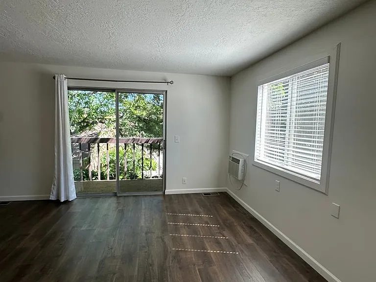 745 E Lazon Dr — Photo 26