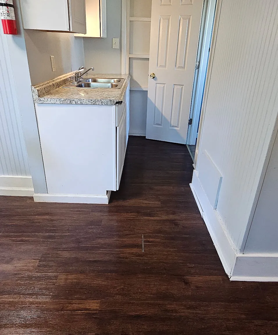 1 bed, 800 sqft, $1,050 — Photo 3