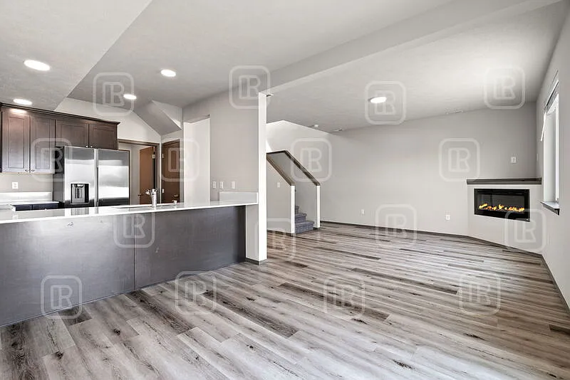 Building Photo - 14319 E 13th Ave #1