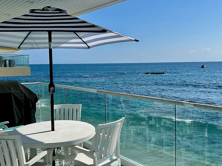 1249 Ocean Front #D — Photo 16