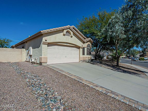 3rd image of 301 E Thomas Jefferson Way