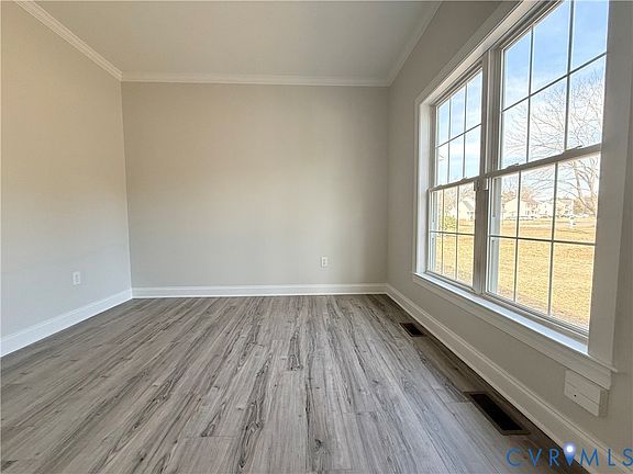 2nd image of 1625 Southcreek Dr