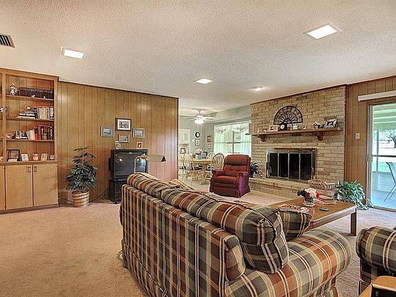 3rd image of 14466 Valley Hi Cir