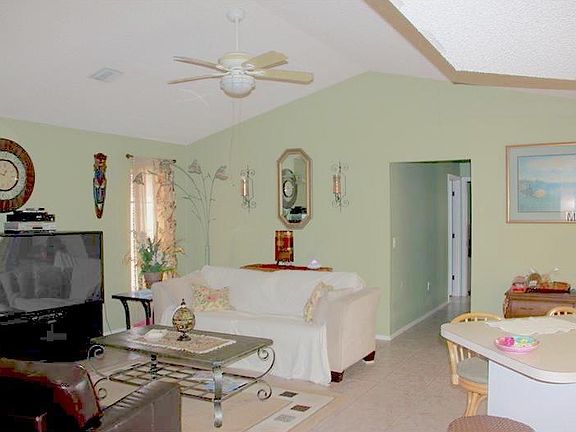 5th image of 384 Gulfbreeze Blvd