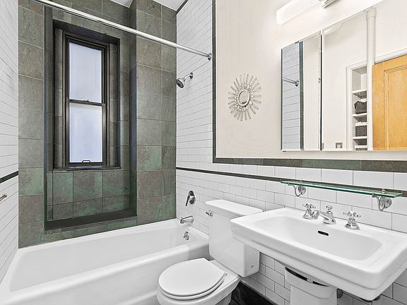 5th image of 231 W 21st St APT 1D