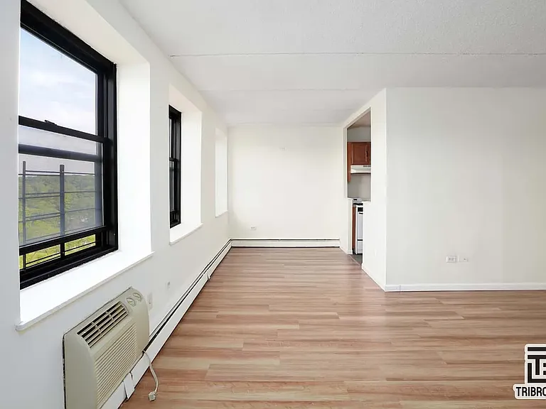 21 Bennett Ave #3B — Photo 7