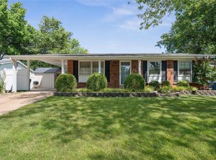 1556 Schulte Hill Dr, Maryland Heights, MO 63043
