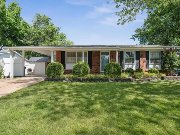 1556 Schulte Hill Dr, Maryland Heights, MO 63043