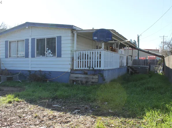 110 Rose Ave, Myrtle Creek, OR 97457