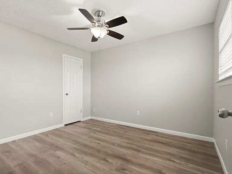 907 Northbend Dr — Photo 18