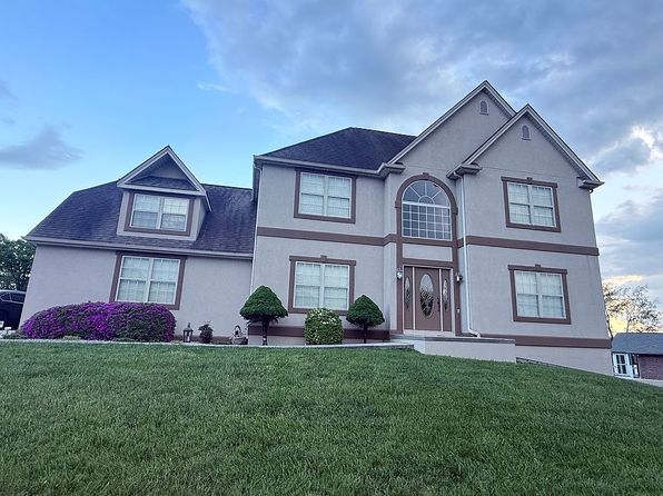 1035 E Brentwood Dr
