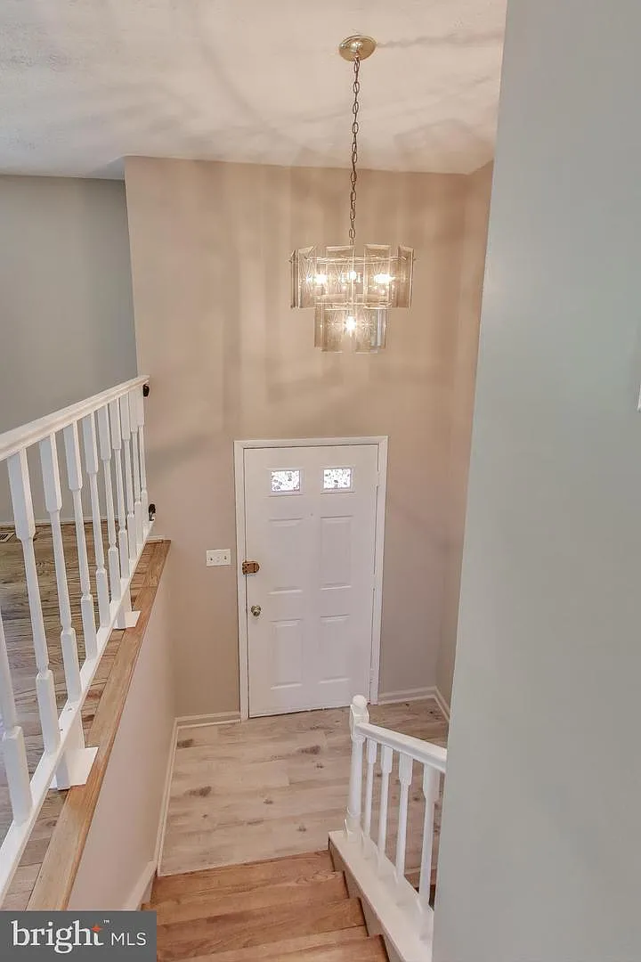 4 bed, 2358 sqft, $3,500 — Photo 4