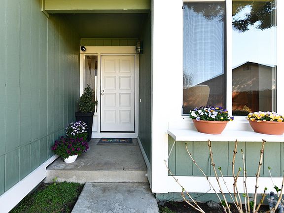5th image of 771 LATHROP Street