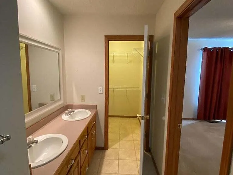 102 S Ball St — Photo 10