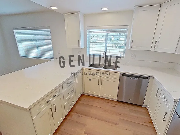 1008 England St — Photo 7