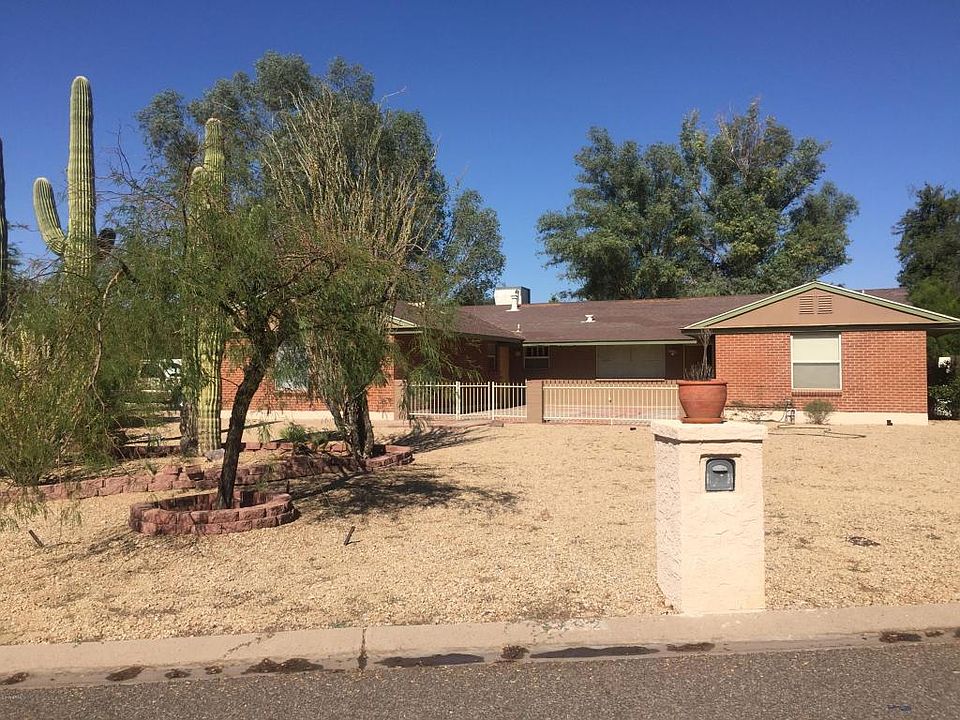 1st image of 2202 E San Juan Ave