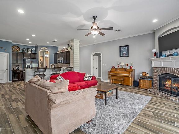 5th image of 320 Avondale Ln