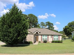 212 Brushfire Dr, Dothan, AL 36305